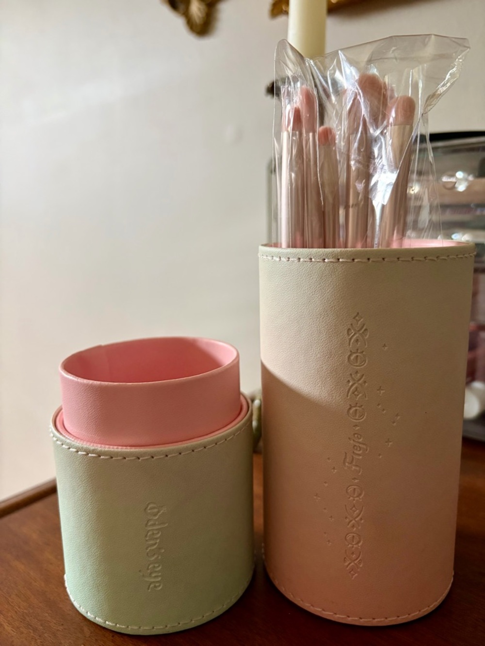 Oden’s Eye Makeup Brushes and Holder